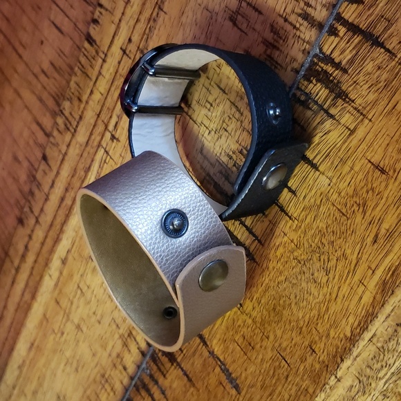 Pair of Paparazzi snap bracelets - Picture 2 of 6